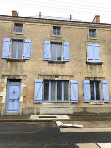 Dpt Deux Sèvres (79), à vendre AIRVAULT maison P7 de 154 m² - Terrain de 565,00 m² 