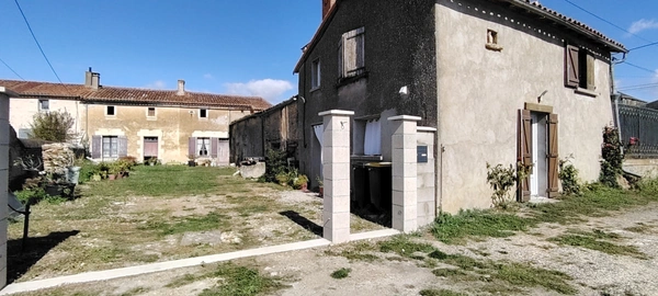Maison à vendre 2 pièces SAINT JOUIN DE MARNES (79)