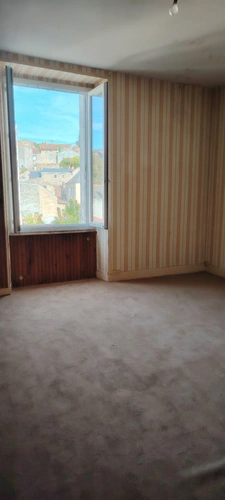 Maison à vendre  ensemble de deux logements centre d'airvault  (79)