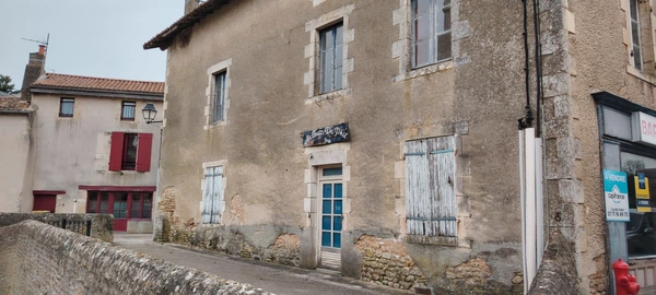 Localcommercial/ habitation à vendre AIRVAULT (79)