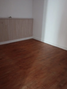 local commercial avec appartement à vendre AIRVAULT (79)