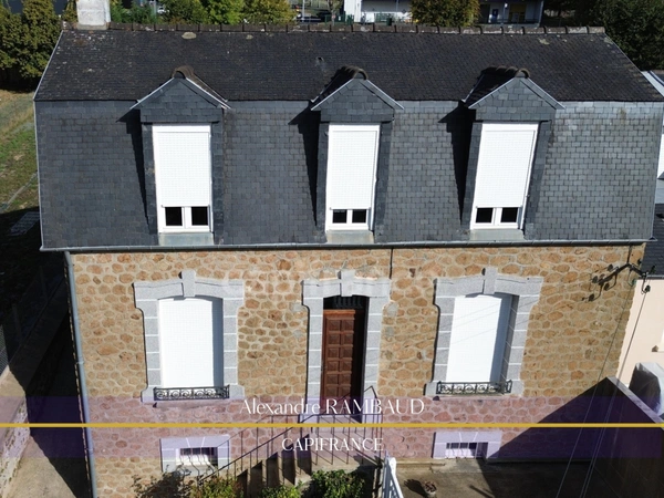 Maison de ville à FOUGERES (35)