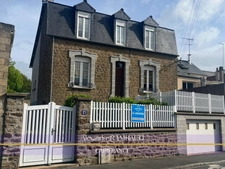 Maison de ville à FOUGERES (35)