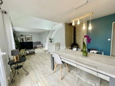MAISON INDEPENDANDE -  JARDIN 800 m²