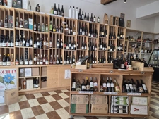 WINE CELLAR – DELICATESSEN – PRIME LOCATION – EXCEPTIONAL RENTAL RATE – MONTPELLIER CITY CENTRE