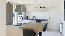 Belle maison familiale 4 ch avec jardin paysager, piscine et grands espaces annexes  (73)