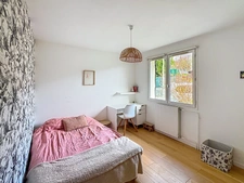 Belle maison familiale 4 ch avec jardin paysager, piscine et grands espaces annexes  (73)