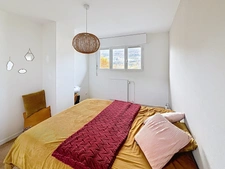 Belle maison familiale 4 ch avec jardin paysager, piscine et grands espaces annexes  (73)