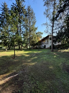 House of 157 m2, swimming pool and land of 3715 m2 in COUCHES (71)