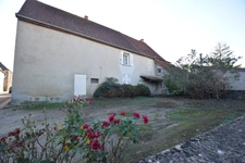 Propriete agricole avec deux maisons, bâtiments et 2,9 hectares de terrain CREOT (71)