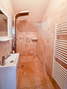 House of 157 m2, swimming pool and land of 3715 m2 in COUCHES (71)