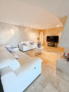 House of 157 m2, swimming pool and land of 3715 m2 in COUCHES (71)