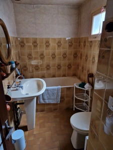 House on Couches of 195 m2 with courtyard and commercial premises