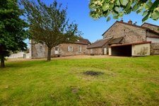 Propriété de 140 m2 à Auxy, avec 1466 m2 de terrain clos.