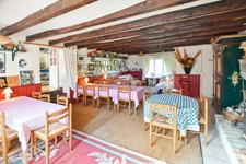 Maison de 177 m2 avec terrain de 2408 m2, avec licence IV, à LA CHAPELLE SOUS UCHON (71)