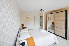 Renovated property of 324 m2 with land in COUCHES (71)