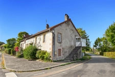 Maison de 177 m2 avec terrain de 2408 m2, avec licence IV, à LA CHAPELLE SOUS UCHON (71)