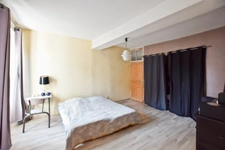 Old house of 201 m2 with land, in COUCHES (71)