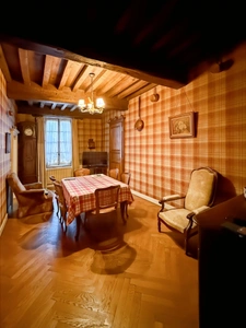 Stone property of 252 m2, with outbuildings, in COUCHES with 1186 m2 of land.