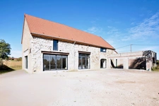 Maison de 230 m2 sur 763 m2 de parcelle à AUXY (71)