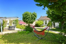 House + two rental apartments with 2455 m2 of land 