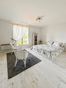 House of 157 m2, swimming pool and land of 3715 m2 in COUCHES (71)