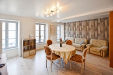 Renovated property of 324 m2 with land in COUCHES (71)