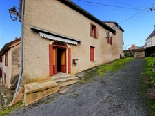 House on Couches of 195 m2 with courtyard and commercial premises