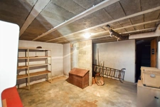 Maison sur sous-sol de 149 m2 avec 1840 m2 de terrain  à FARGES LES CHALON (71)