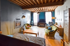 Old house of 201 m2 with land, in COUCHES (71)