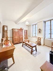 Stone property of 252 m2, with outbuildings, in COUCHES with 1186 m2 of land.