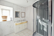 Renovated property of 324 m2 with land in COUCHES (71)