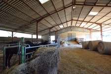 Propriete agricole avec deux maisons, bâtiments et 2,9 hectares de terrain CREOT (71)