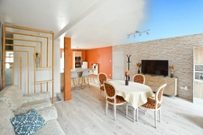 Renovated property of 324 m2 with land in COUCHES (71)
