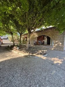 House of 157 m2, swimming pool and land of 3715 m2 in COUCHES (71)