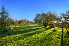 Longère de 136 m2 avec 6900 m2 de terrain, dépendances à Saint emiland