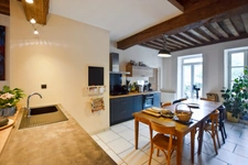 Old house of 201 m2 with land, in COUCHES (71)