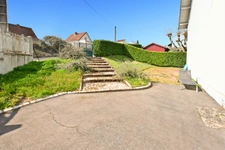 House + two rental apartments with 2455 m2 of land 