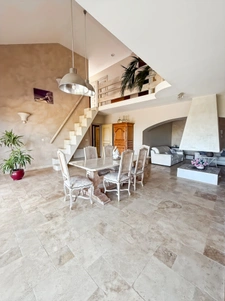 House of 157 m2, swimming pool and land of 3715 m2 in COUCHES (71)