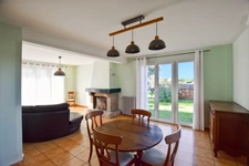 Maison sur sous-sol de 149 m2 avec 1840 m2 de terrain  à FARGES LES CHALON (71)