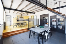 House + two rental apartments with 2455 m2 of land 