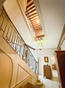 Stone property of 252 m2, with outbuildings, in COUCHES with 1186 m2 of land.