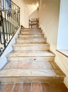 Stone property of 252 m2, with outbuildings, in COUCHES with 1186 m2 of land.