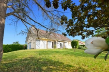 Maison sur sous-sol de 149 m2 avec 1840 m2 de terrain  à FARGES LES CHALON (71)