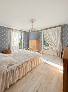 House of 157 m2, swimming pool and land of 3715 m2 in COUCHES (71)