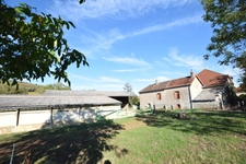 Propriete agricole avec deux maisons, bâtiments et 2,9 hectares de terrain CREOT (71)