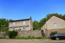 Ensemble de maisons avec 3000 m2 de terrain à Sernin du Plain 
