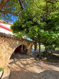 House of 157 m2, swimming pool and land of 3715 m2 in COUCHES (71)