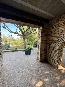 House of 157 m2, swimming pool and land of 3715 m2 in COUCHES (71)