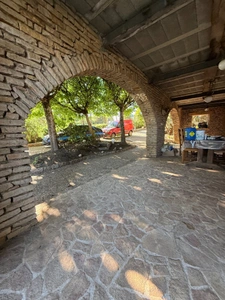 House of 157 m2, swimming pool and land of 3715 m2 in COUCHES (71)